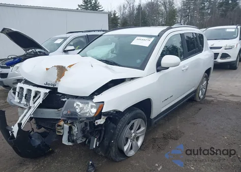 2016 Jeep Compass Latitude из США, поврежденный, VIN 1C4NJDEB2GD758235